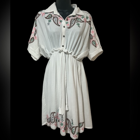 Dresses & Skirts - Women’s White Western Style Dress Size Medium